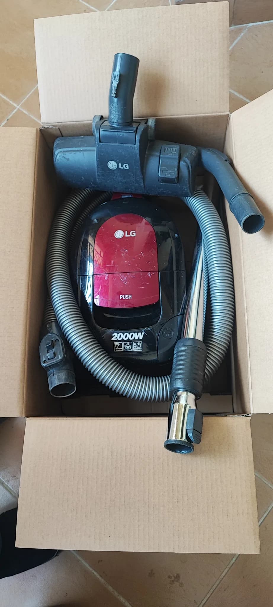 LG bagless vacuum cleaner — fair condition, Nairobi