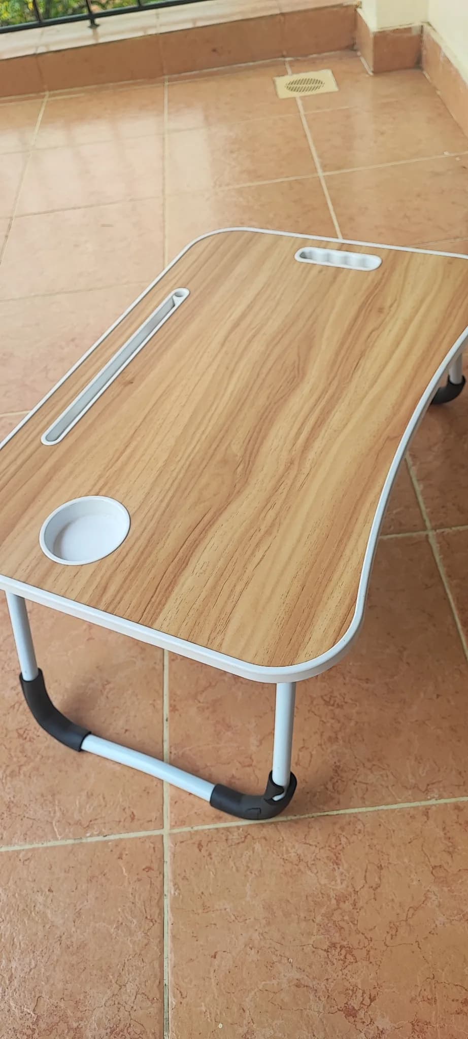 Foldable lap desk with cup holder