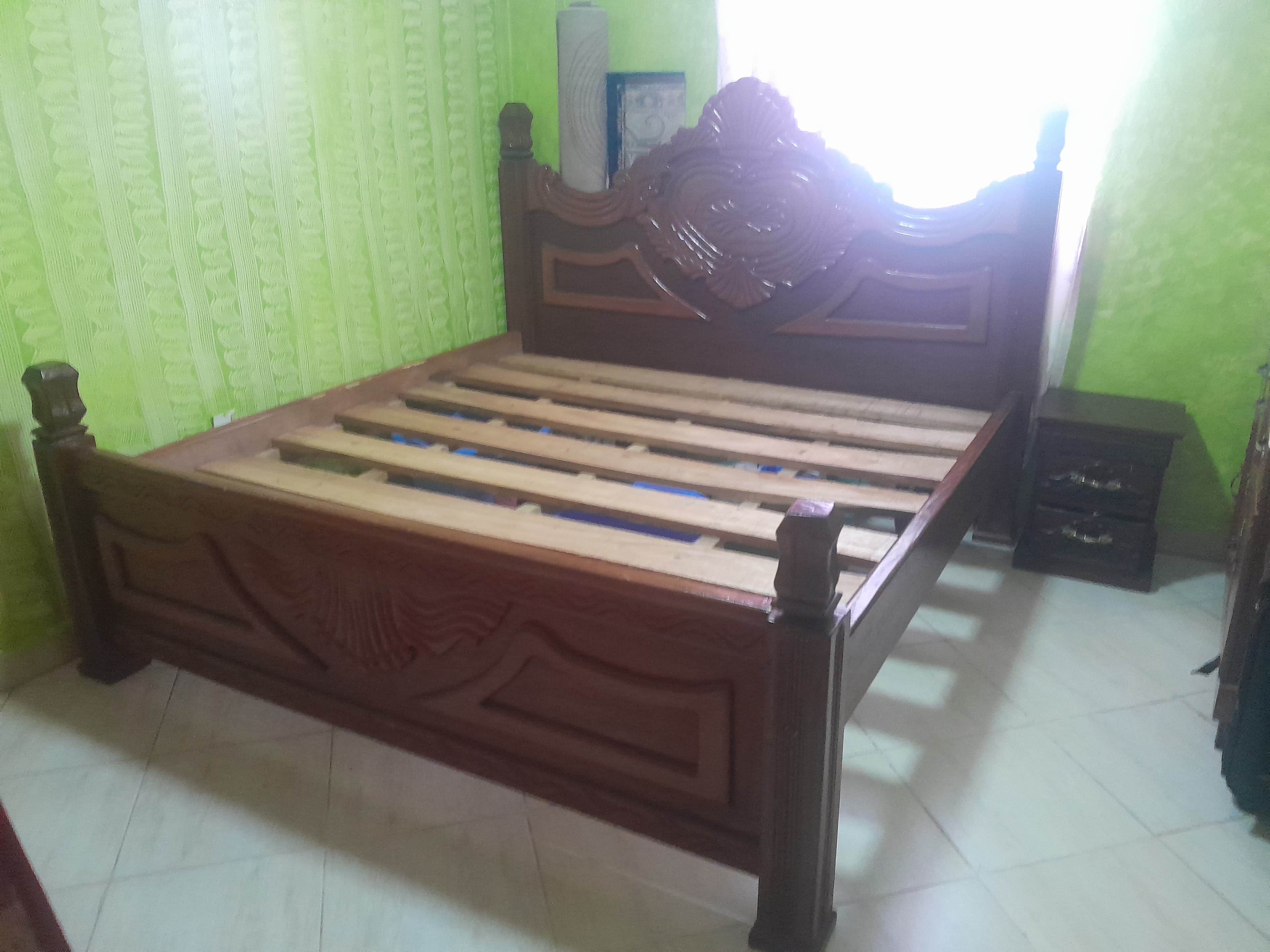 6x6 Mahogany bed with dressing mirror and a side box — like new condition, Nairobi