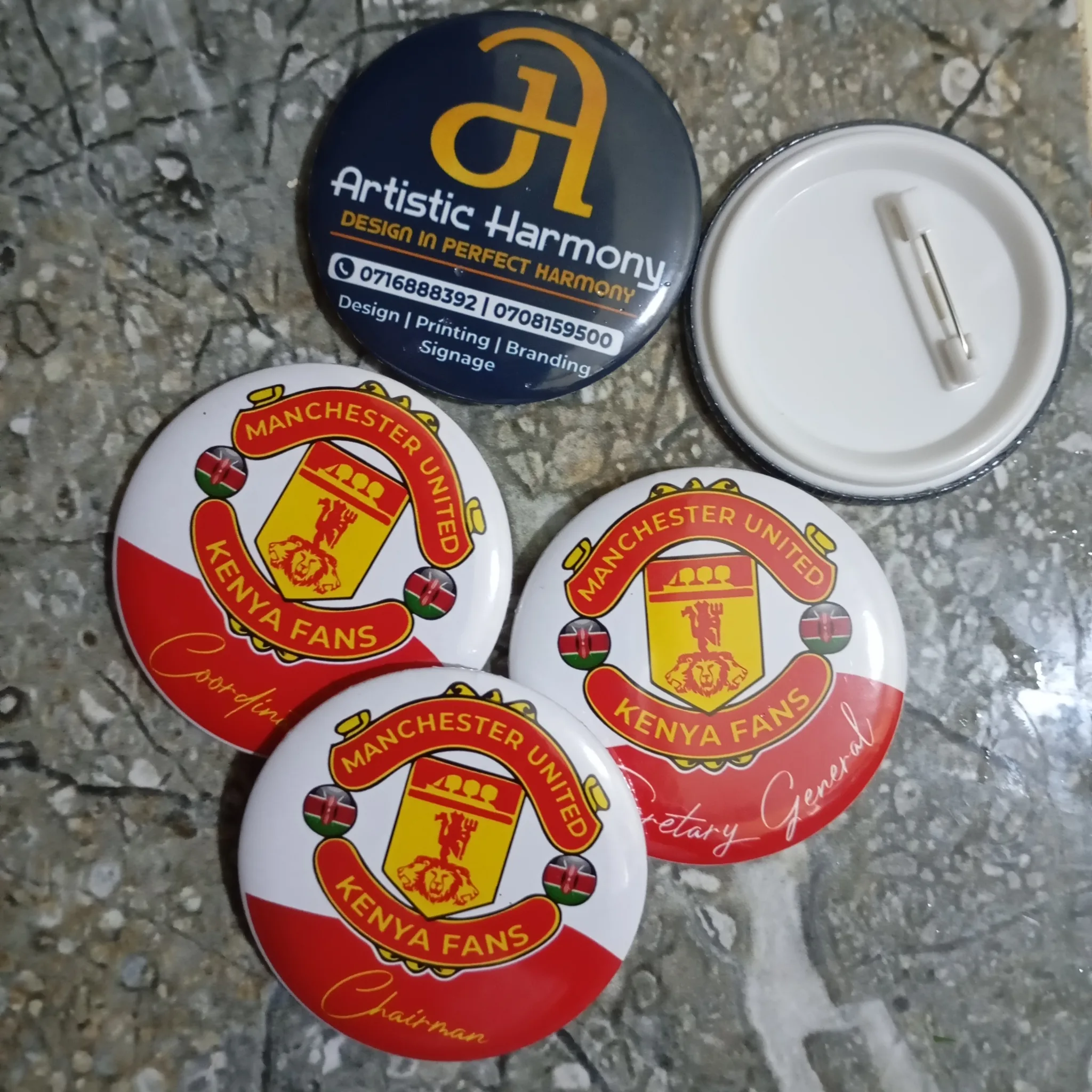 Button Pins — like new condition, Nairobi
