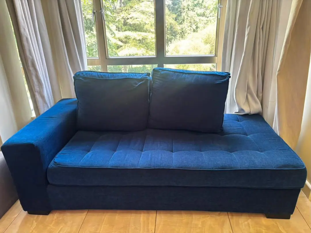 Deep Navy Blue Sofa — good condition, Nairobi