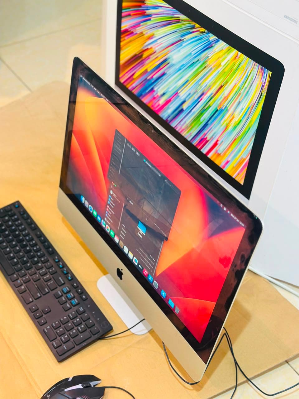 iMac 21 inch 2017 model boxed with accessories
