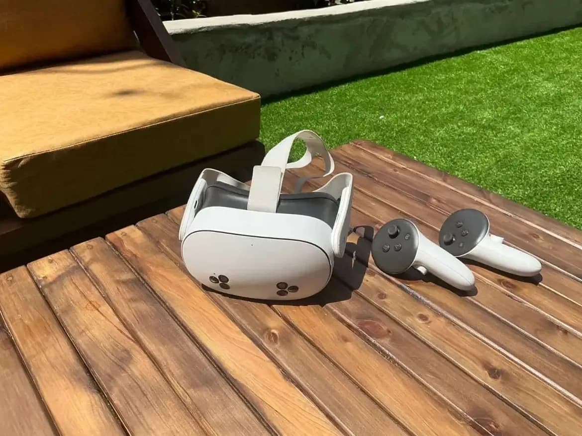 Meta Quest 3S VR Headset