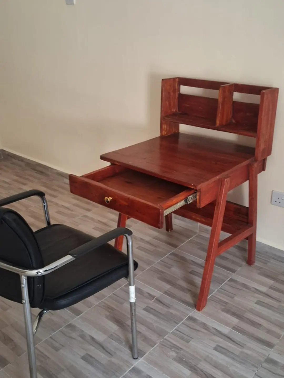 Desk + Leather Office Chair — good condition, Kiambu