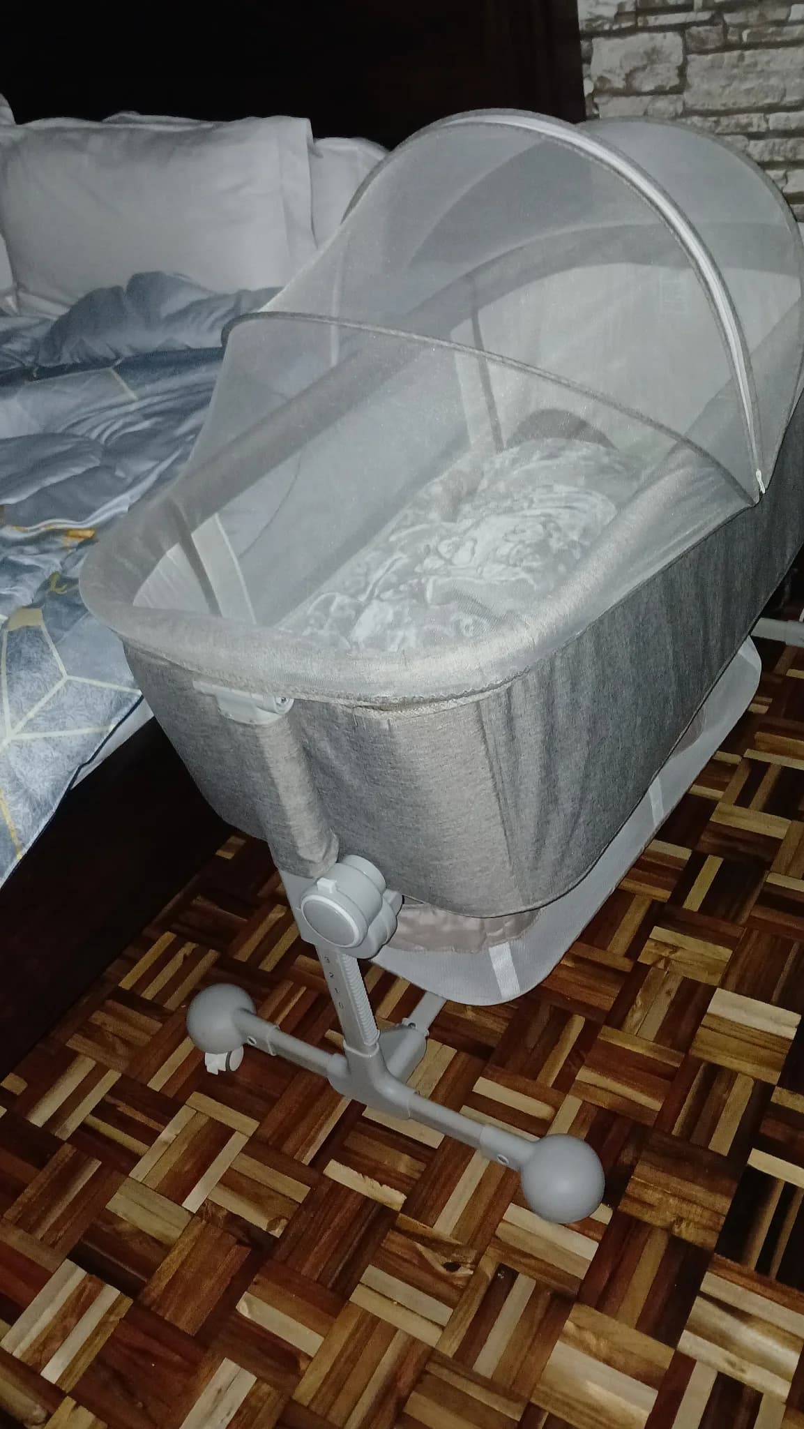 A cosleeper bassinet — good condition, Nairobi