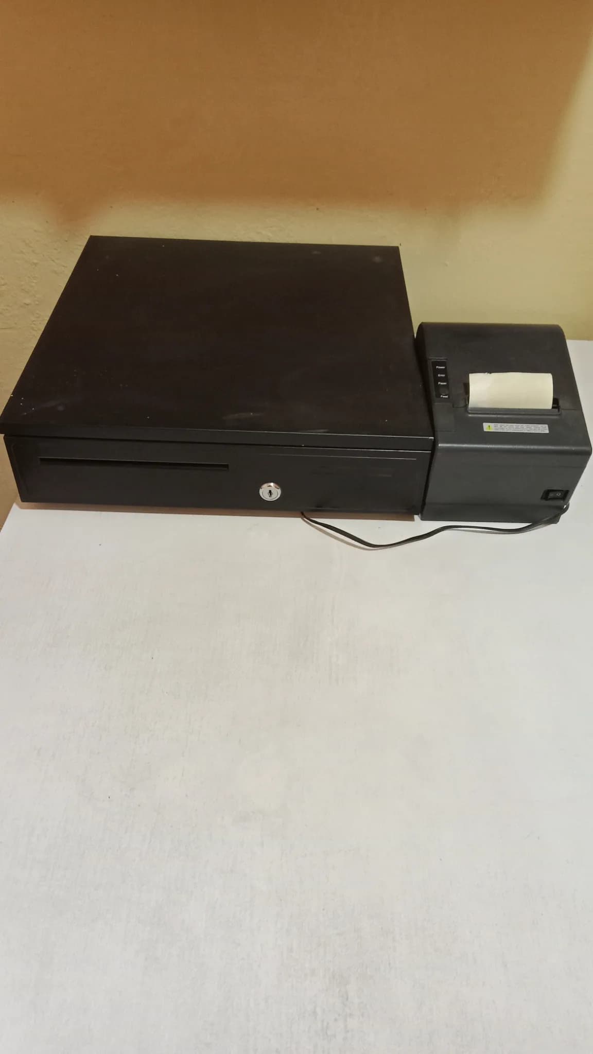 Point of sale,till and recept printer.
