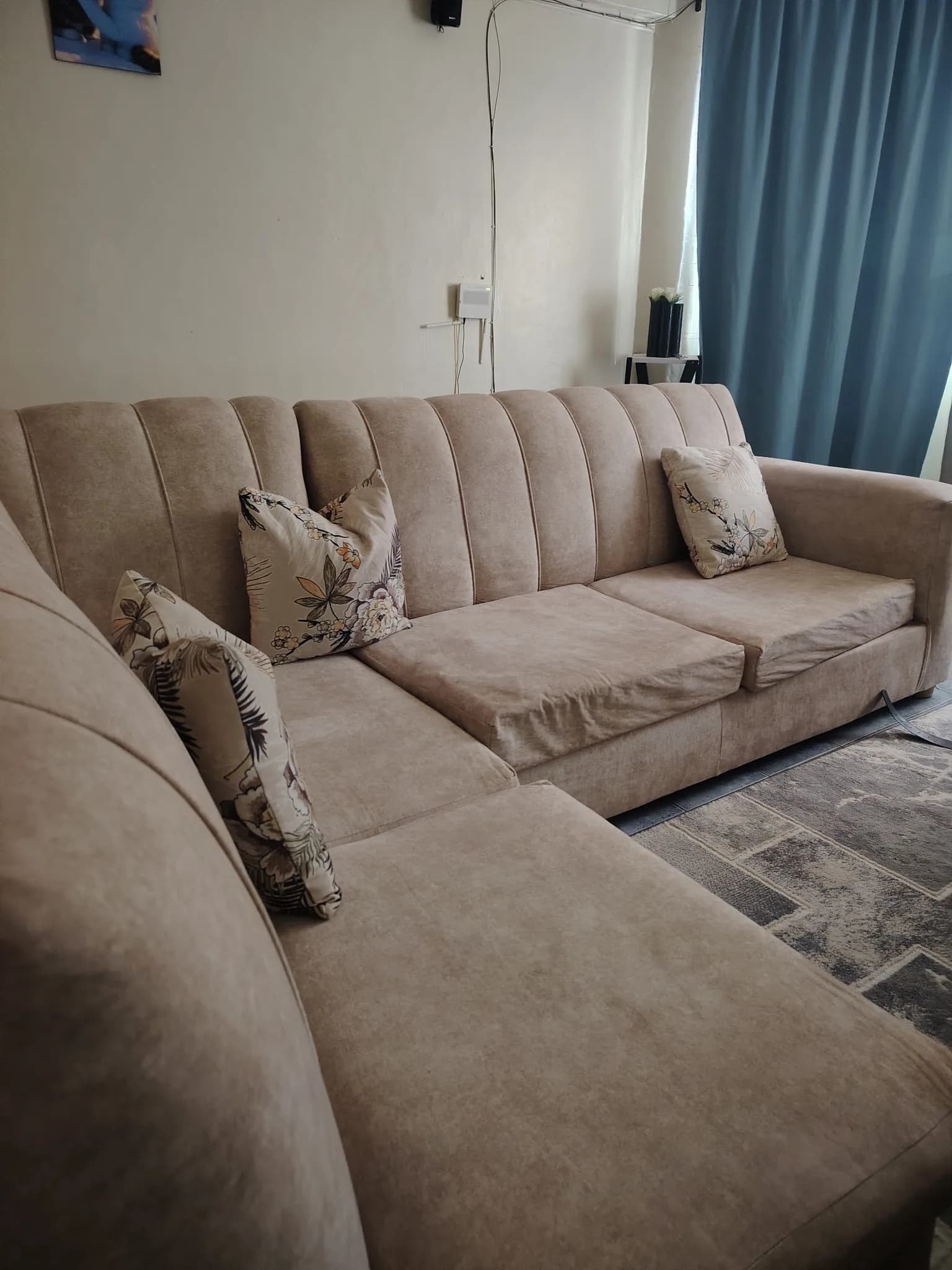 L - shaped seat