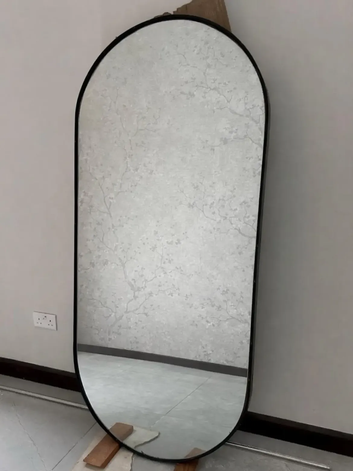 Full-Length Arched Mirror — like new condition, Nairobi