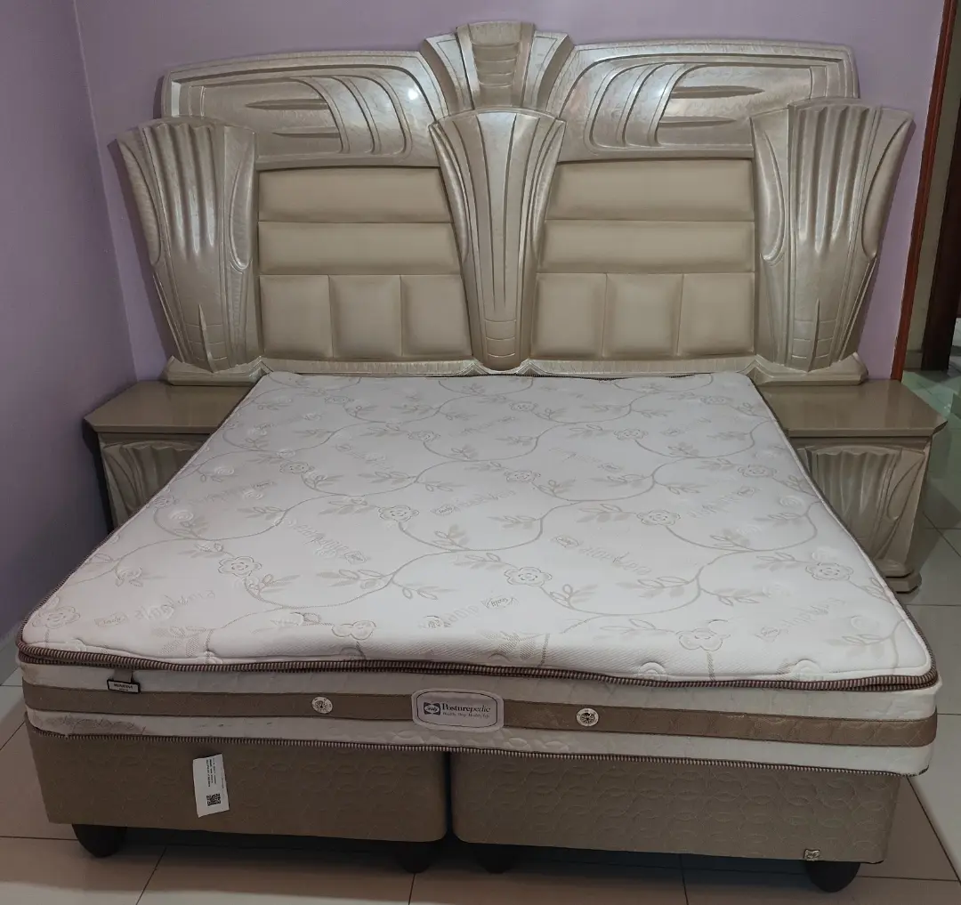 Elegant 5x6 Bed with Posturepedic Mattress — good condition, Nairobi