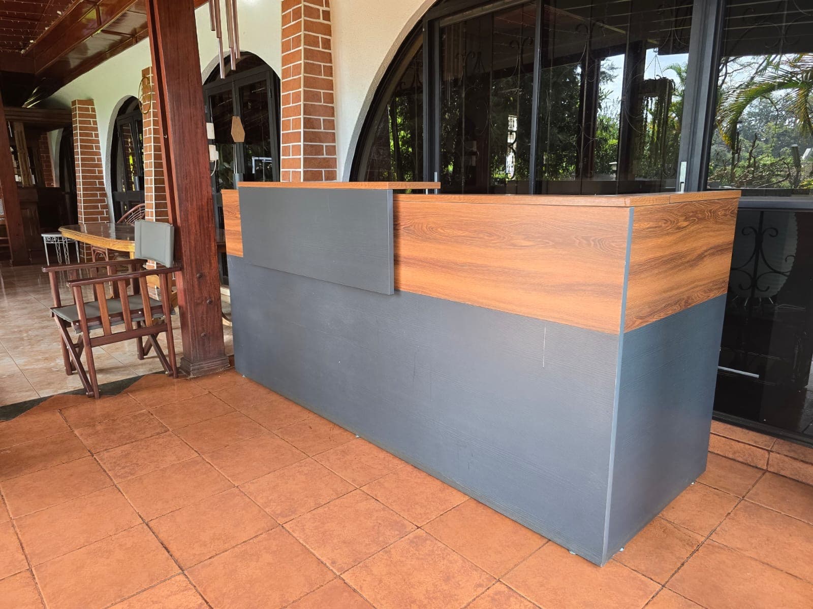 Reception desk