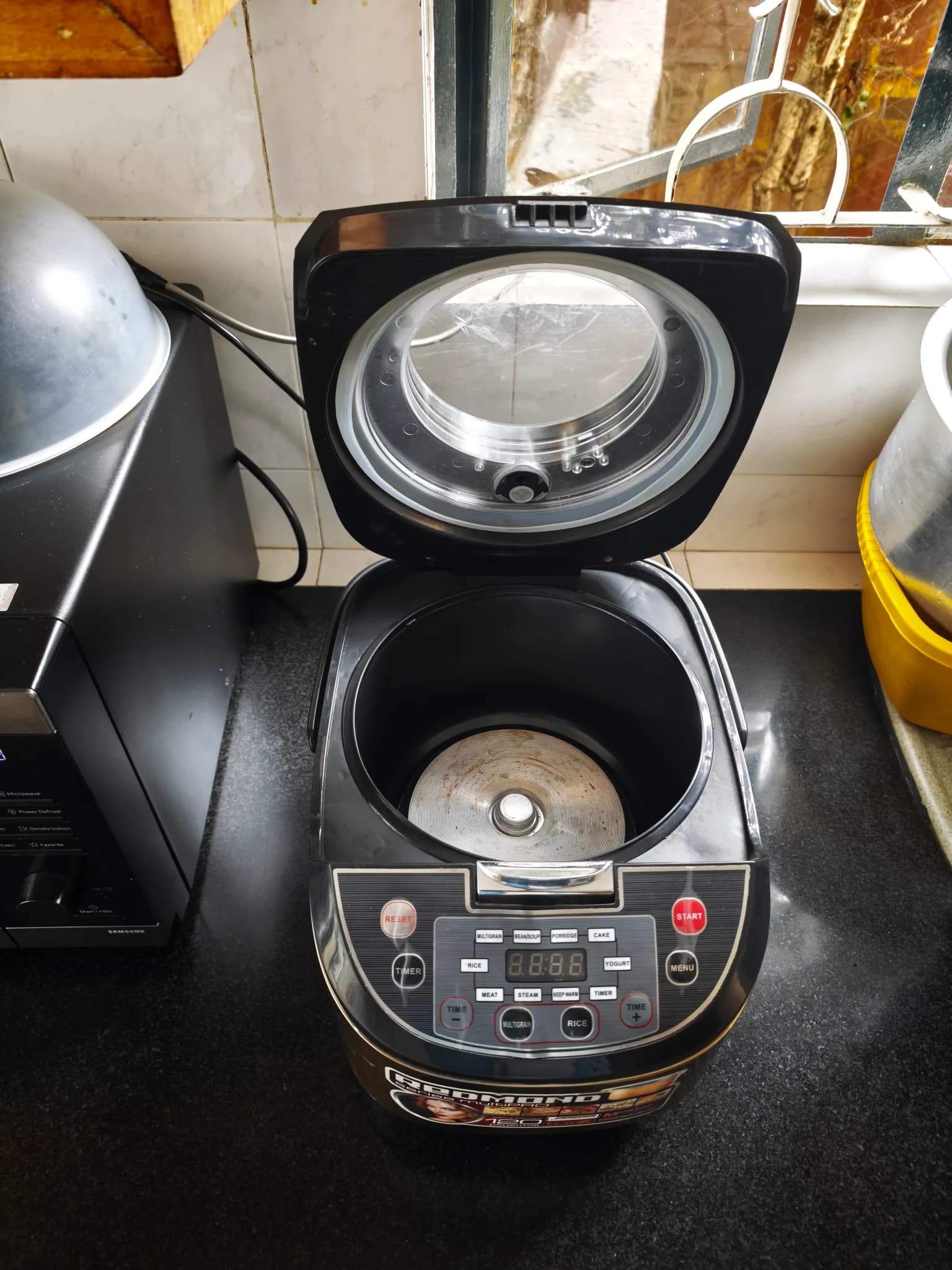 REDMOND Series cooker