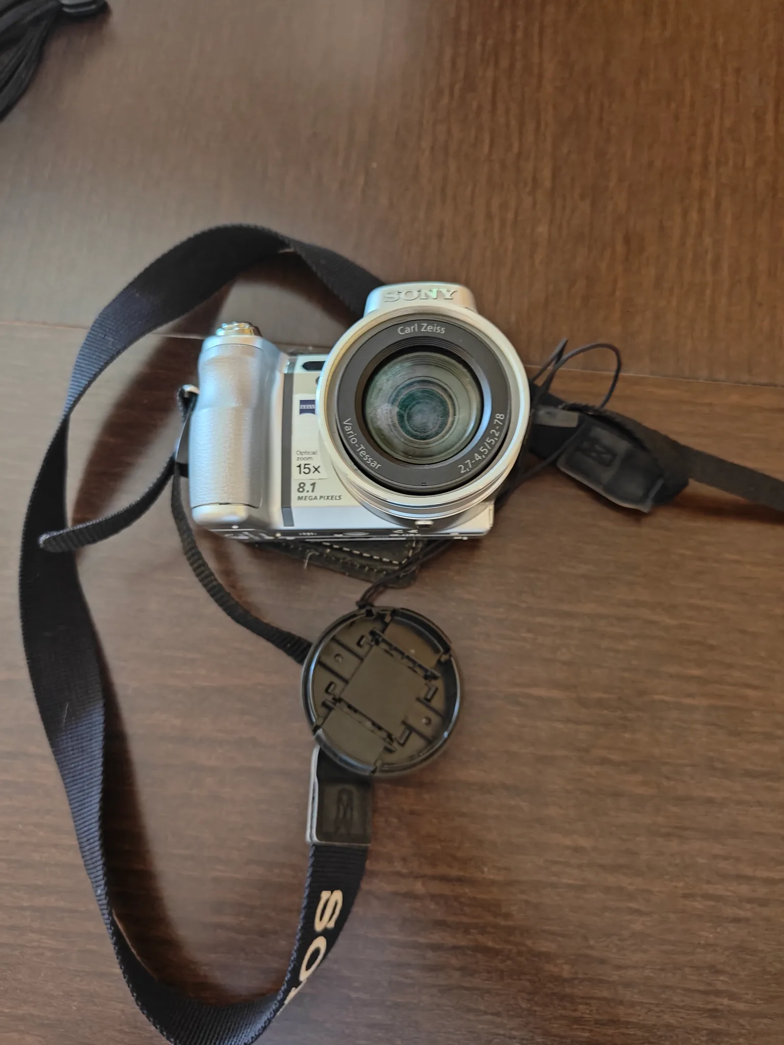 Sony Camera, 15x Carl Zeiss — Kiambu